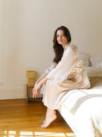 peignoir en soie longue beige rose pour femme