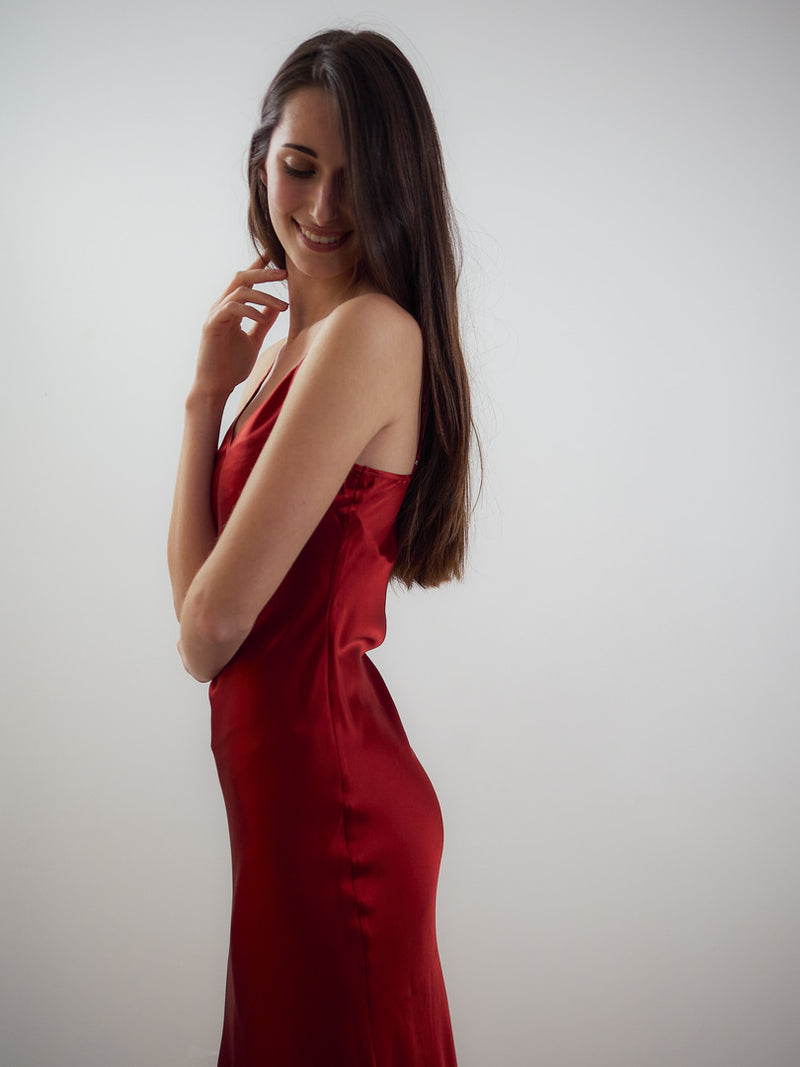 robe de soirée en soie rouge rubis